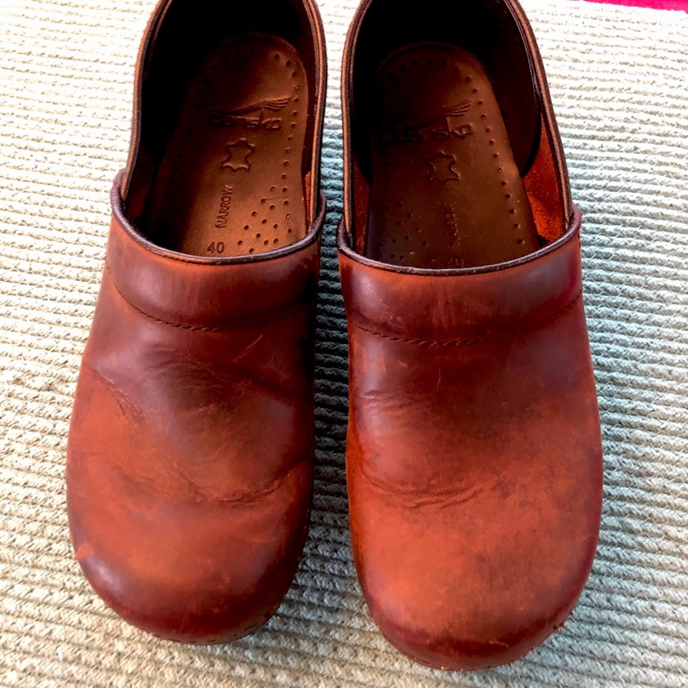 Dansko Women Antique Brown Leather 40 Narrow